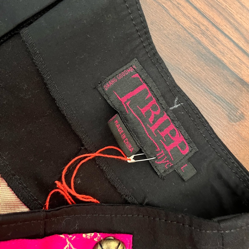 Tripp NYC Black and Pink Skirt - Picture 3 of 3